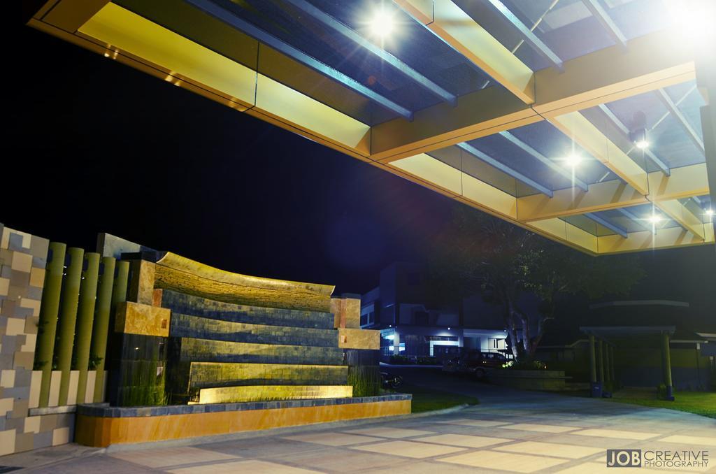Rivermount Hotel And Resort Sarrat Exterior foto